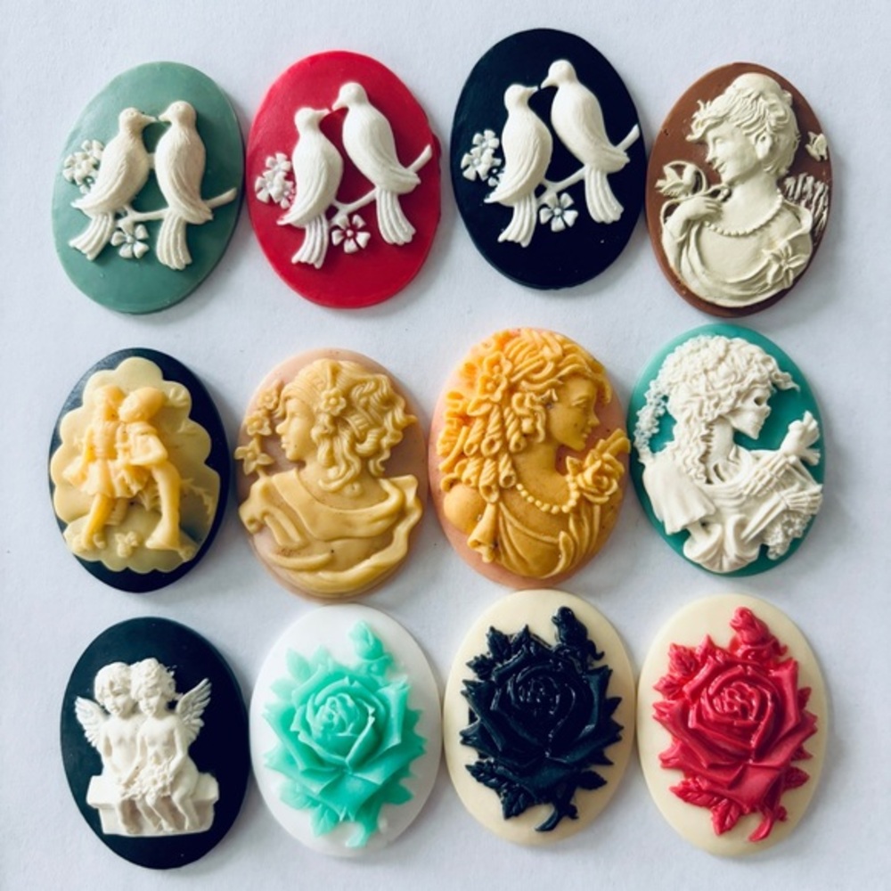 12 Mixed Styles Hard Resin Cameos, 30mm x 40m, NWT
